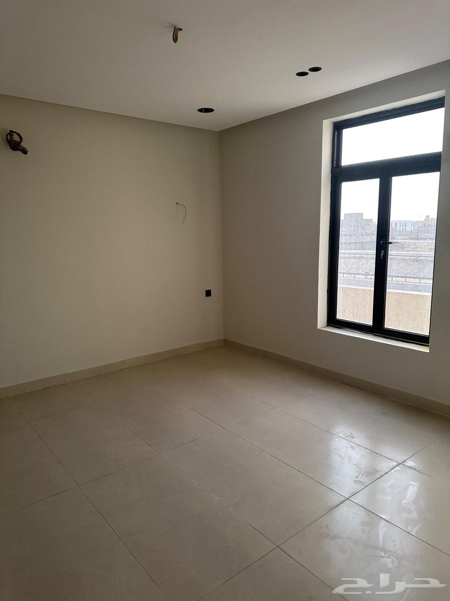 فيلا 7 غرف في ولي العهد 3