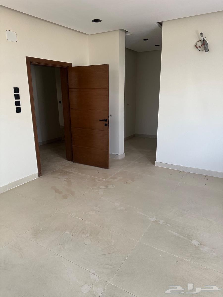 فيلا 7 غرف في ولي العهد 7