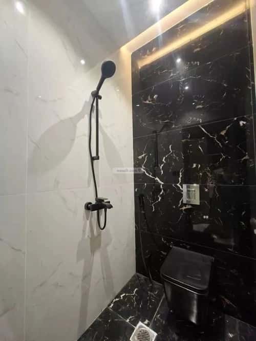 شقة 4 غرف في الريان 5