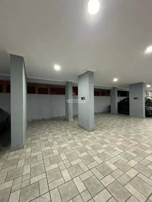 شقة 4 غرف في النزهة 4