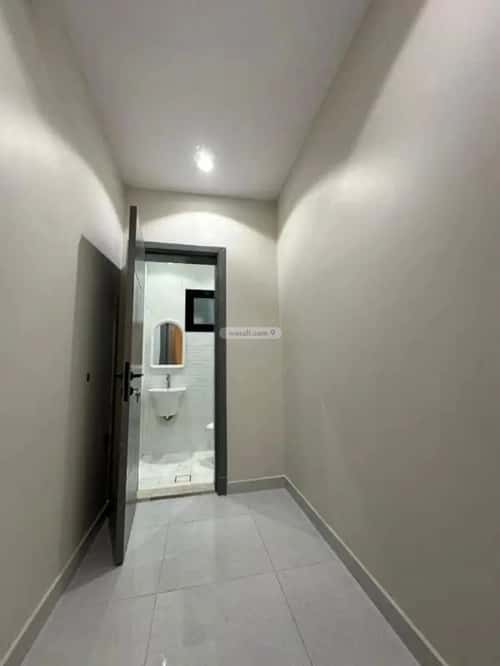 شقة 4 غرف في النزهة 10