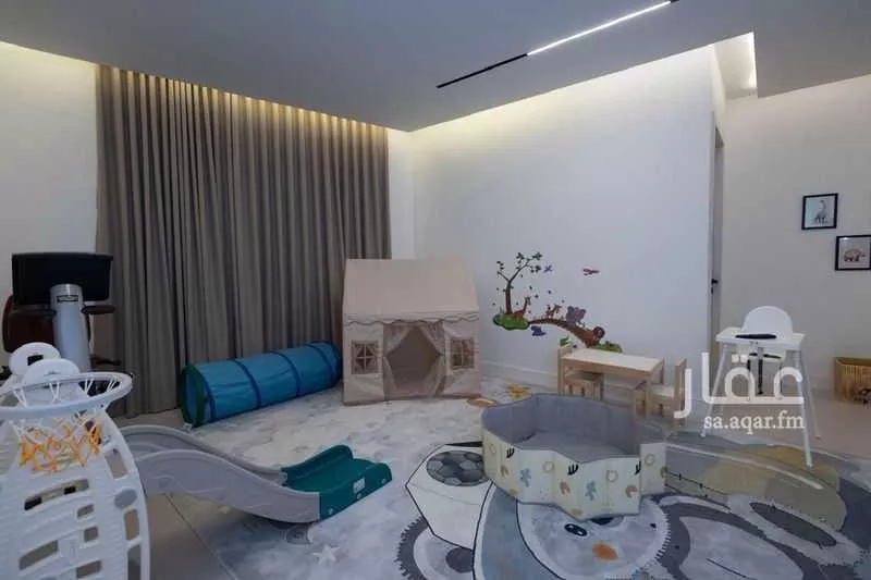 4 bedroom apartment in Al Rabwa 4