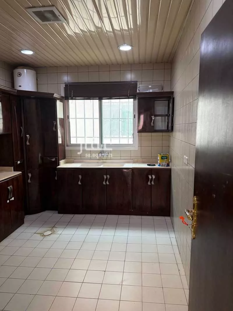 3 bedroom apartment in Irqah 3