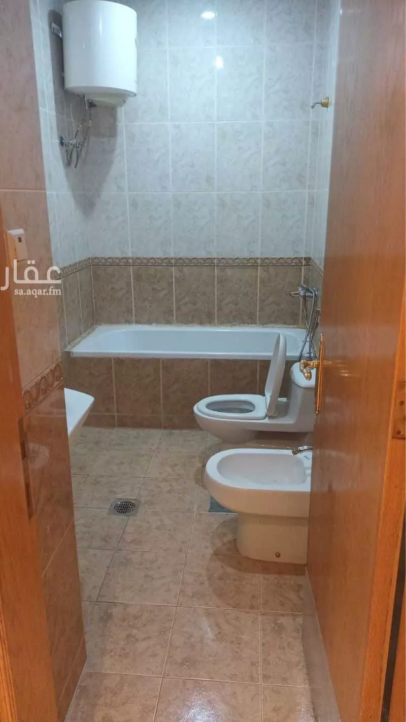 شقة 5 غرف في المروج 9