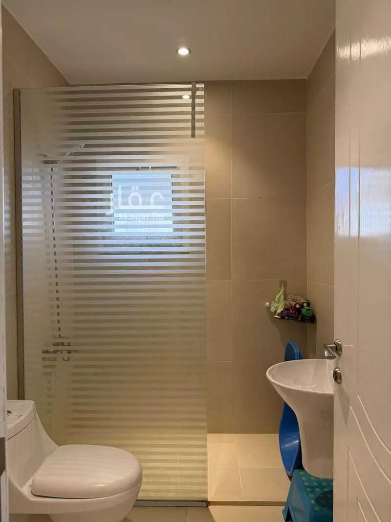 شقة 3 غرف في العارض 8