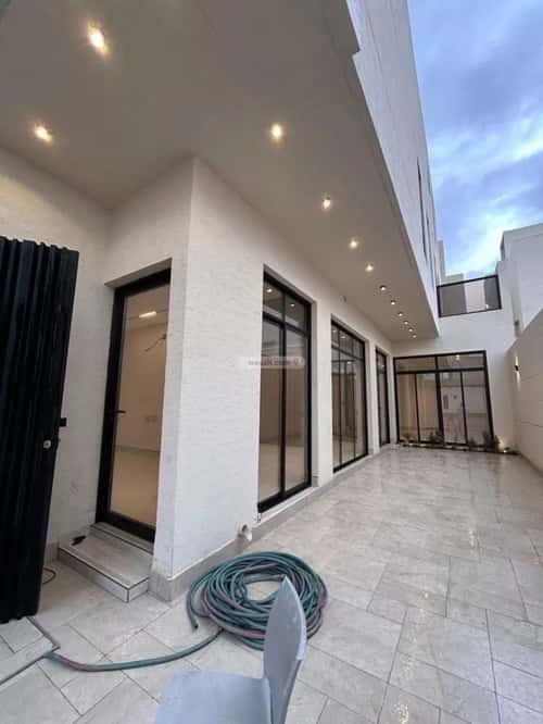 6 bedroom villa in Al Mahdiyyah 3