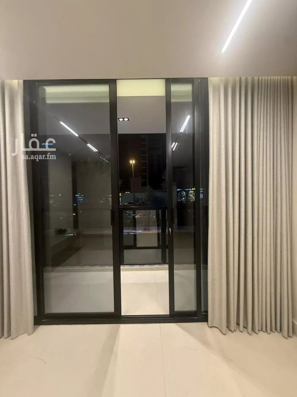 شقة 1 غرف في العقيق 3