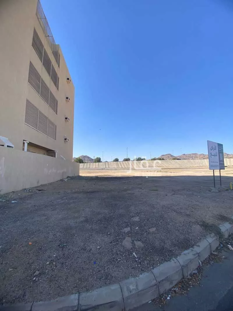 أرض 639 م² في الخضراء 3