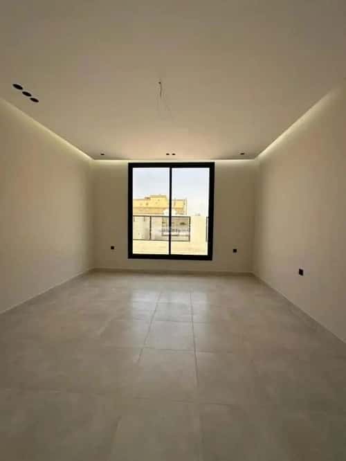 شقة 4 غرف في الروضة 12