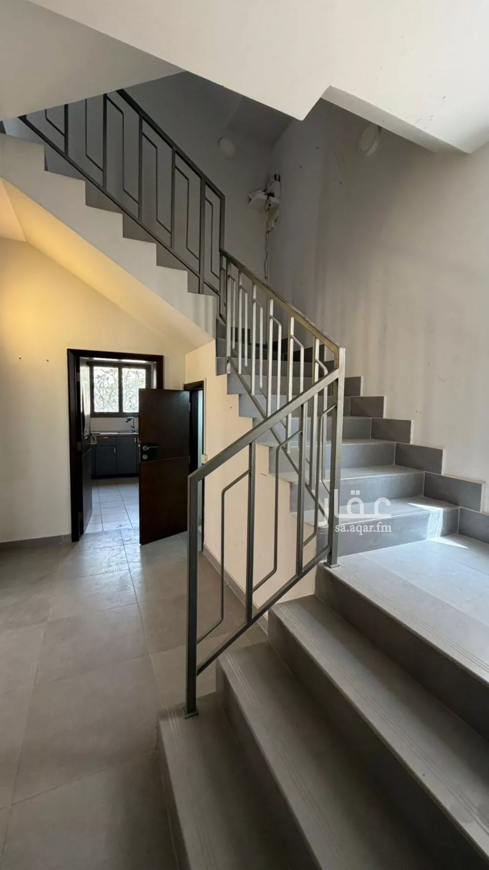 فيلا 4 غرف في الأمواج 8