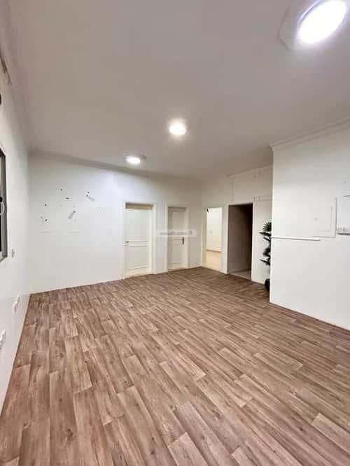 محل 80 م² في الملز 2