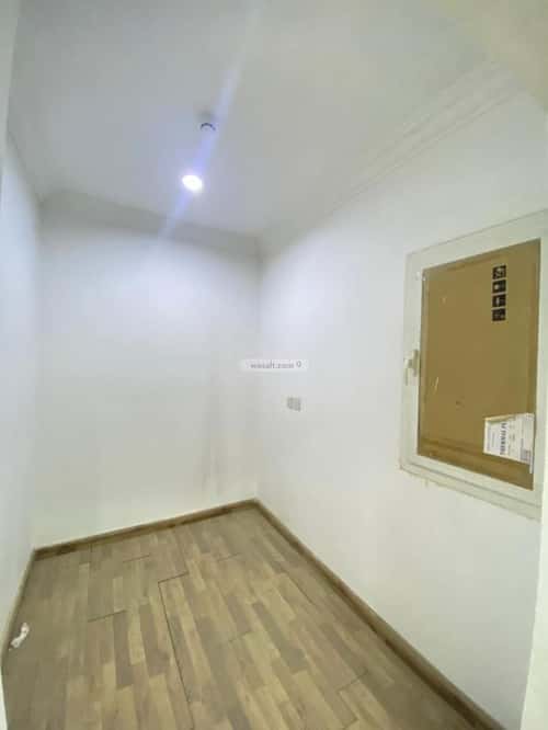 80 sqm office in Al Malaz 6