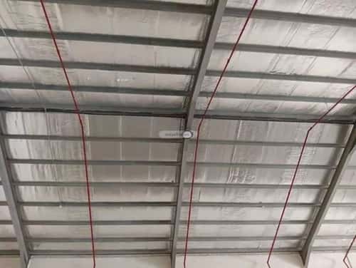 مستودع  في المصانع 4