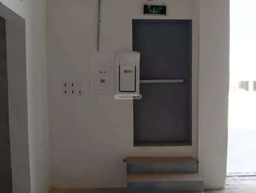 مستودع  في المصانع 8