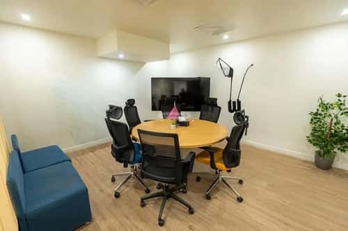 مكتب 3000 م² في الملك عبدالعزيز 13