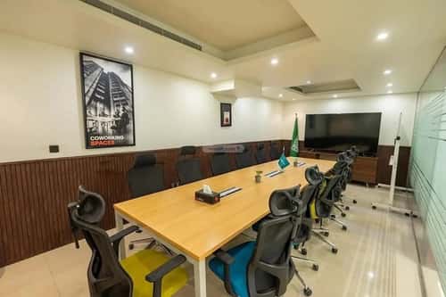 مكتب 3000 م² في الملك عبدالعزيز 8