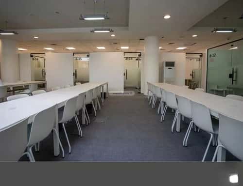 مكتب 10829 م² في الروضة 10