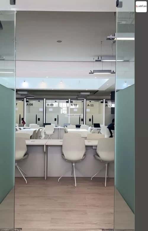 مكتب 10829 م² في الروضة 8