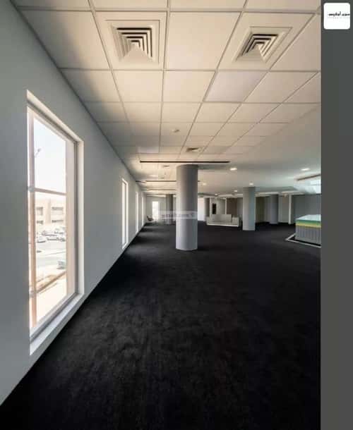 مكتب 10829 م² في الروضة 11