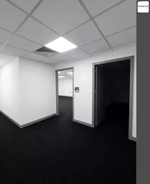 مكتب 10829 م² في الروضة 12