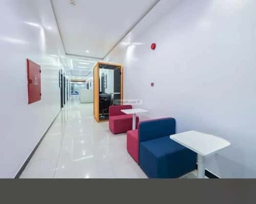 مكتب 884 م² في العارض 7