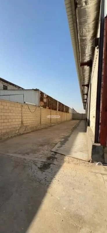 مستودع  في السروات 8