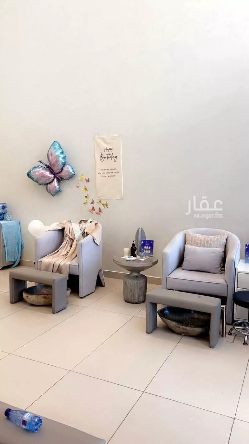 280 sqm shop in Al Olaya 2