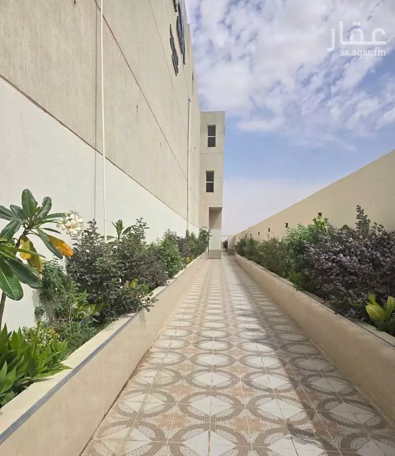 محل 5897 م² في المونسية 6