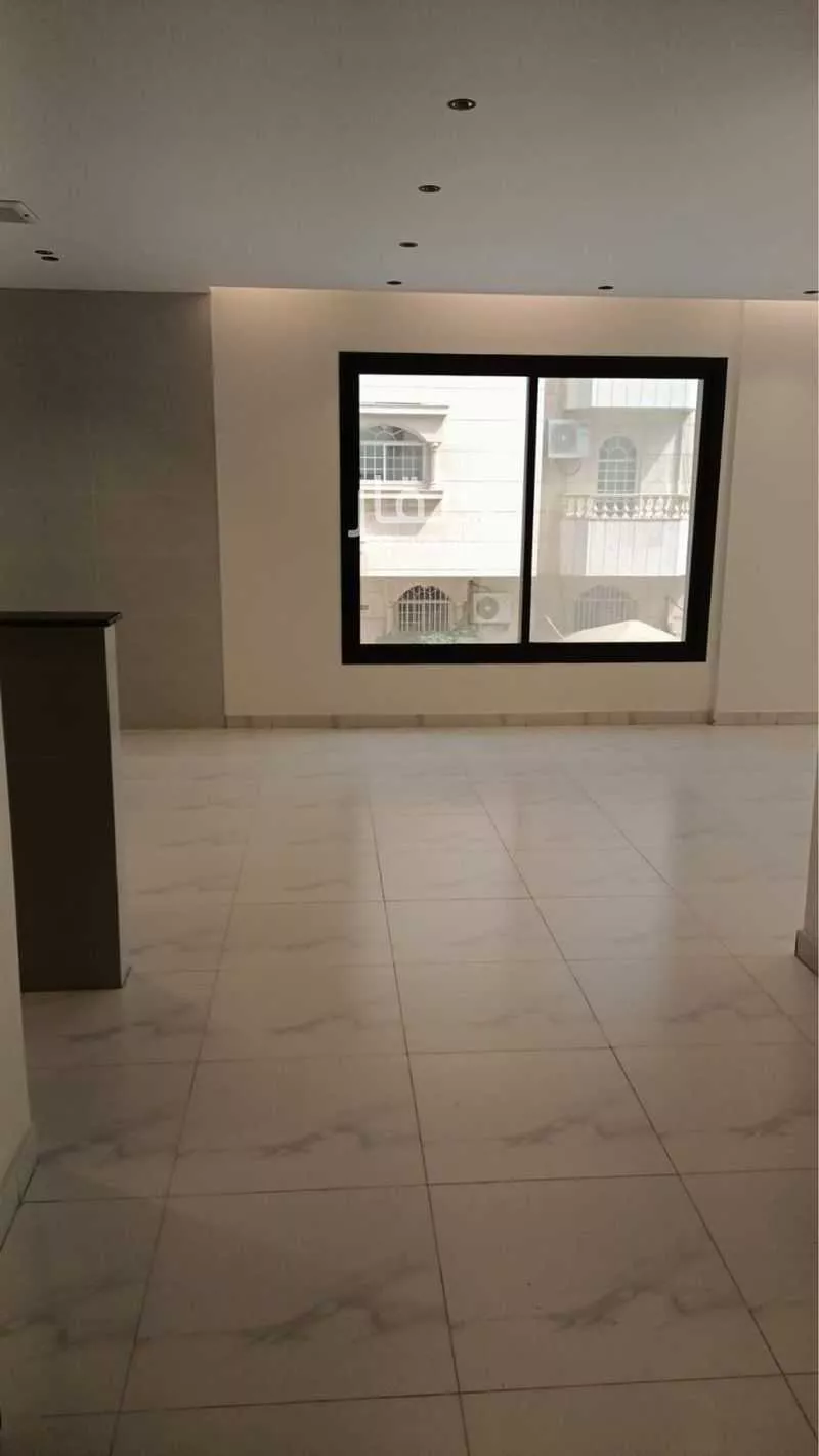 شقة 3 غرف في الروضة 3