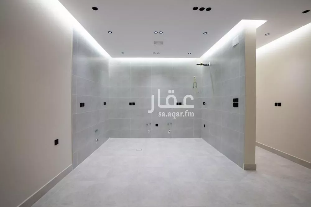 4 bedroom apartment in Al Salamah 7