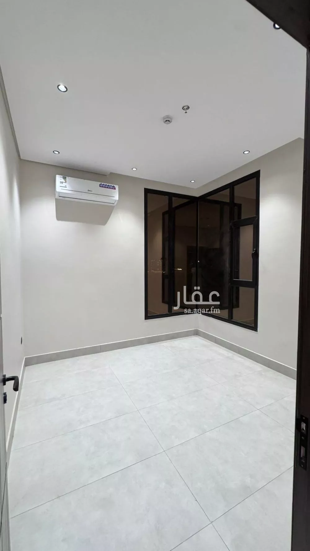 شقة 4 غرف في الحمرا 5