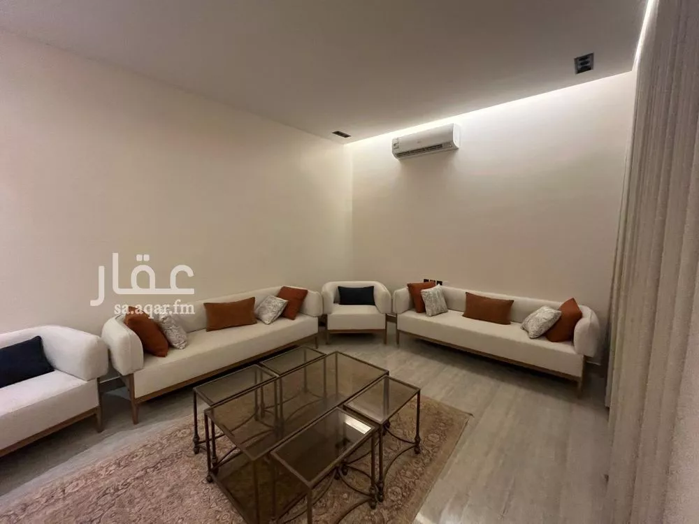6 bedroom villa in Al Rimal 8