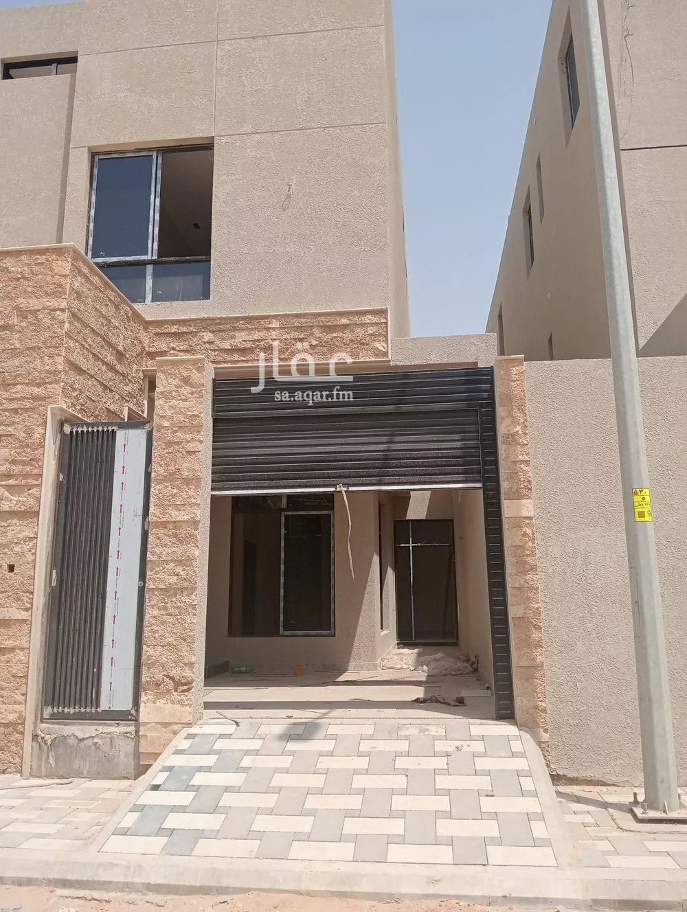 فيلا 4 غرف في الرمال 10