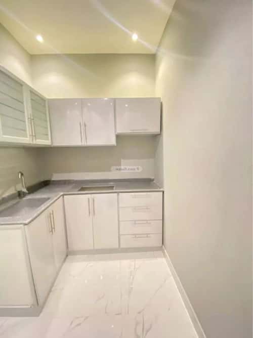 شقة 1 غرف في الملقا 13