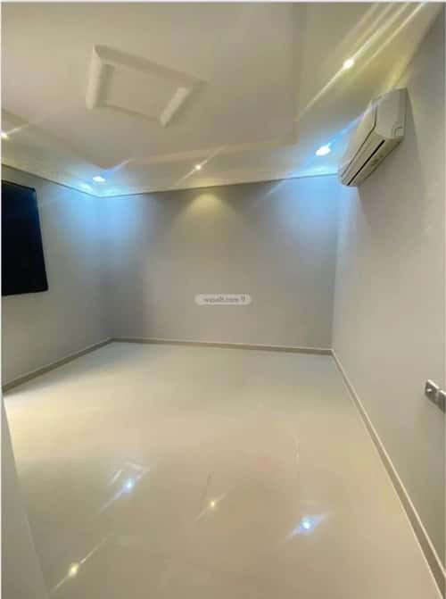 شقة 1 غرف في الملقا 4