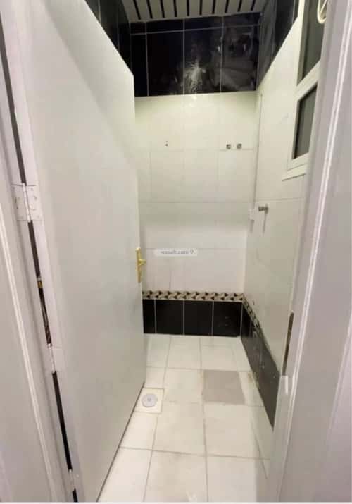 شقة 1 غرف في الملقا 7