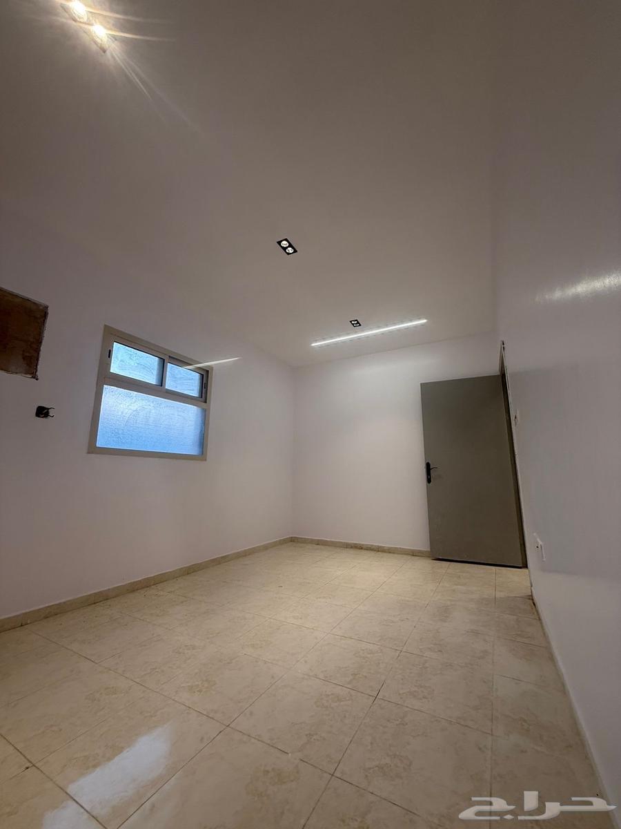 شقة  في النظيم 4
