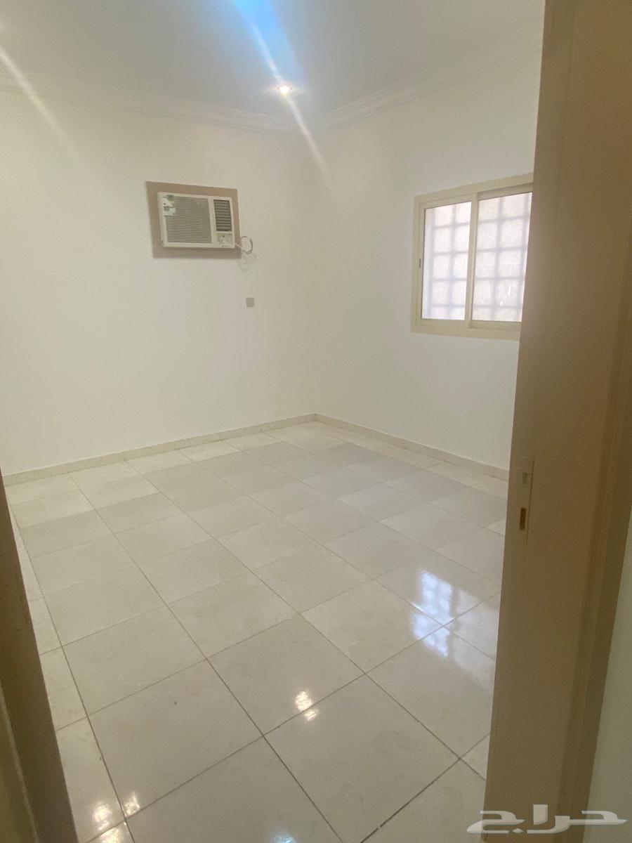 شقة 3 غرف في الملك عبدالعزيز 3