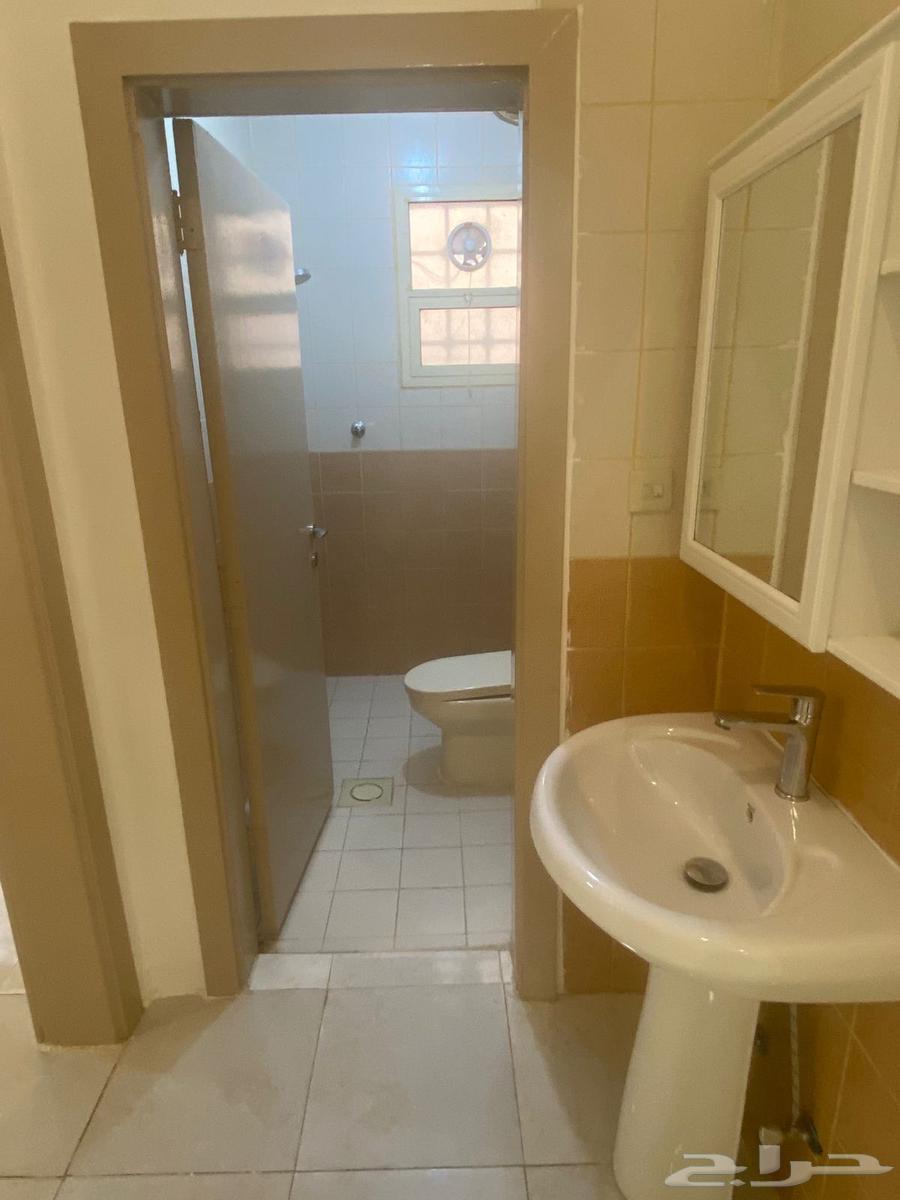 شقة 3 غرف في الملك عبدالعزيز 4