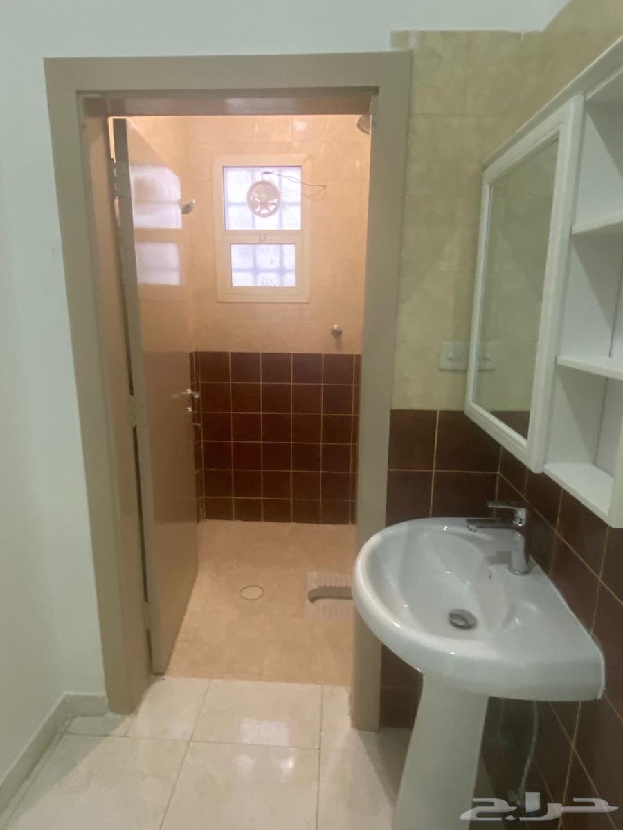 شقة 3 غرف في الملك عبدالعزيز 6