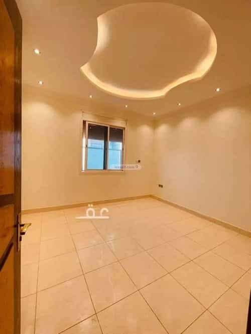 شقة 4 غرف في عرقة 7