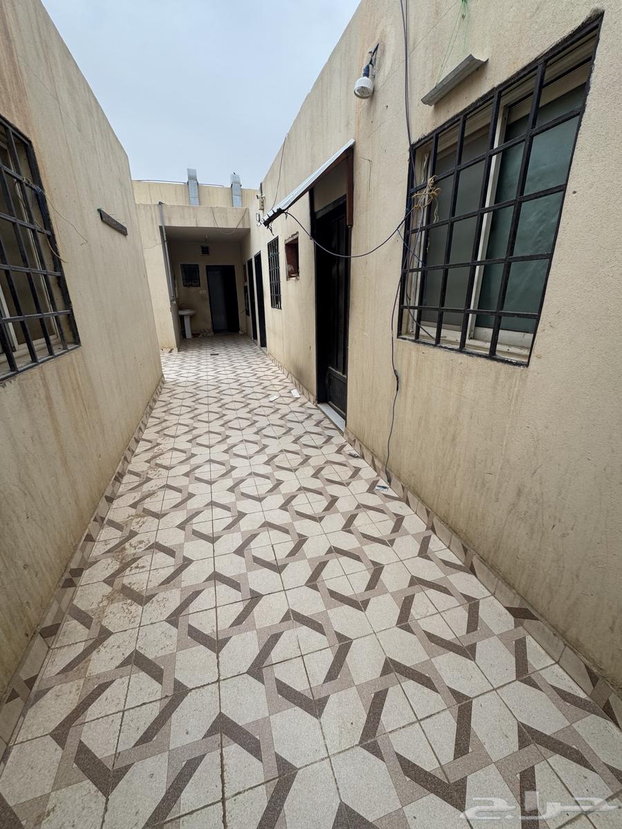 شقة 5 غرف في الجنادرية 3