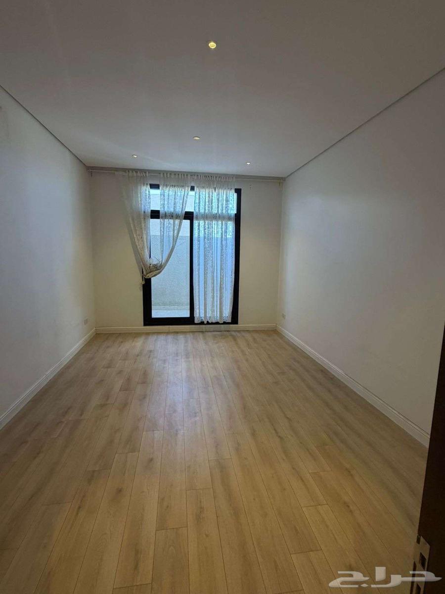 شقة 4 غرف في المهدية 5