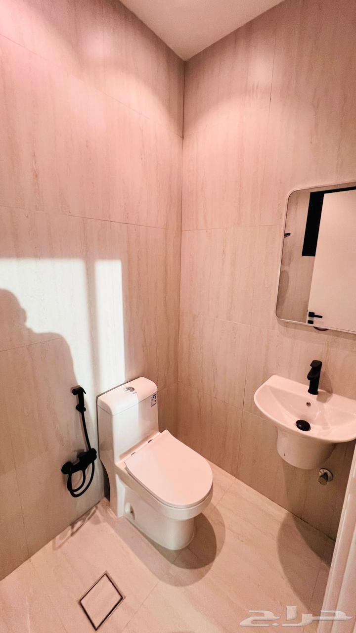 شقة 4 غرف في العارض 4