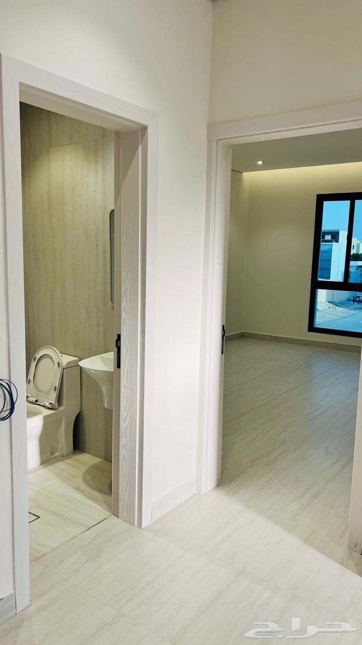 شقة 4 غرف في العارض 5