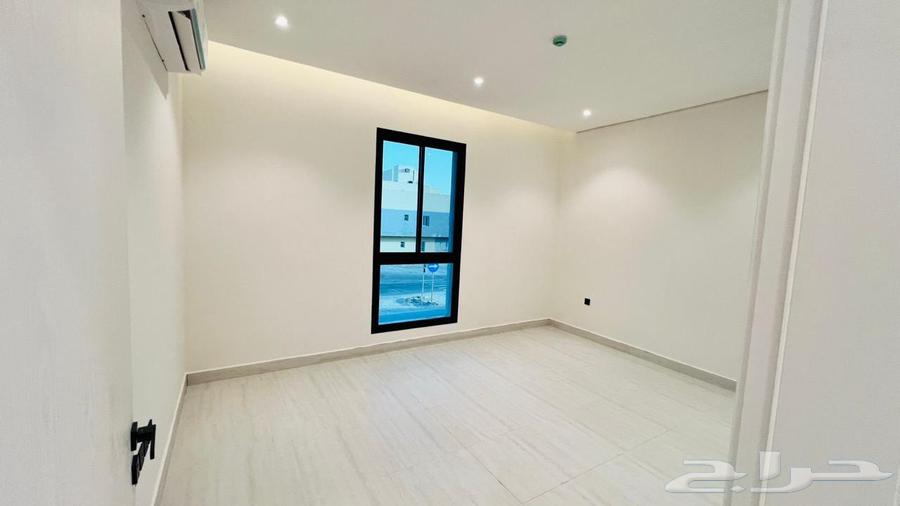 شقة 4 غرف في العارض 7