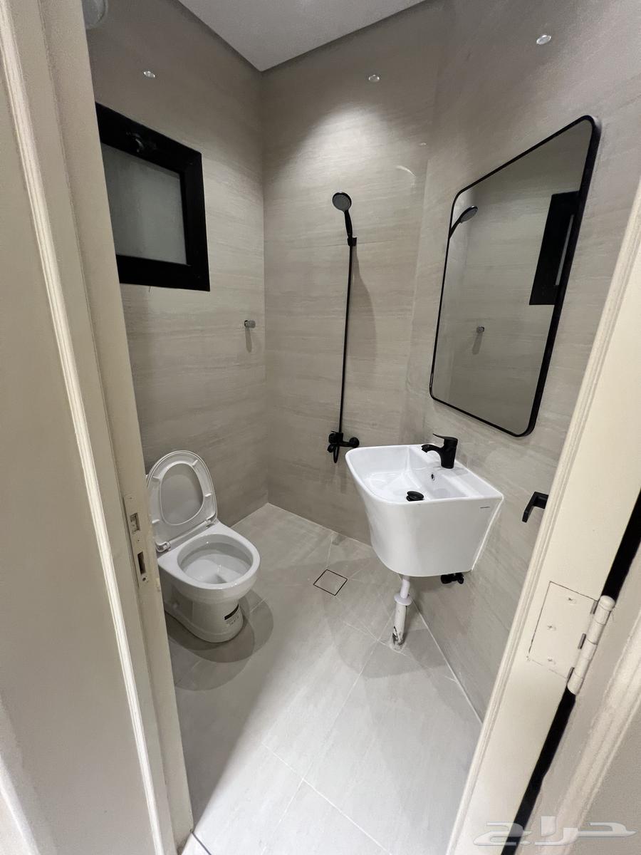 شقة 4 غرف في الملك عبدالله 11