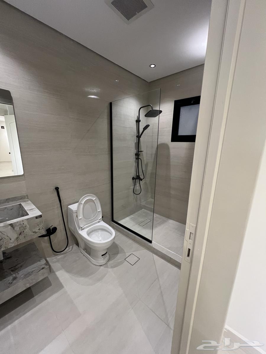 شقة 4 غرف في الملك عبدالله 4