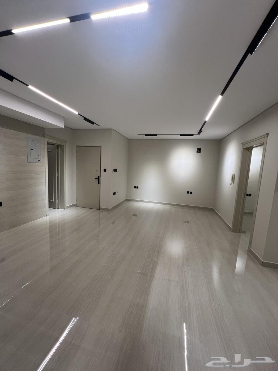 شقة 4 غرف في الملك عبدالله 6