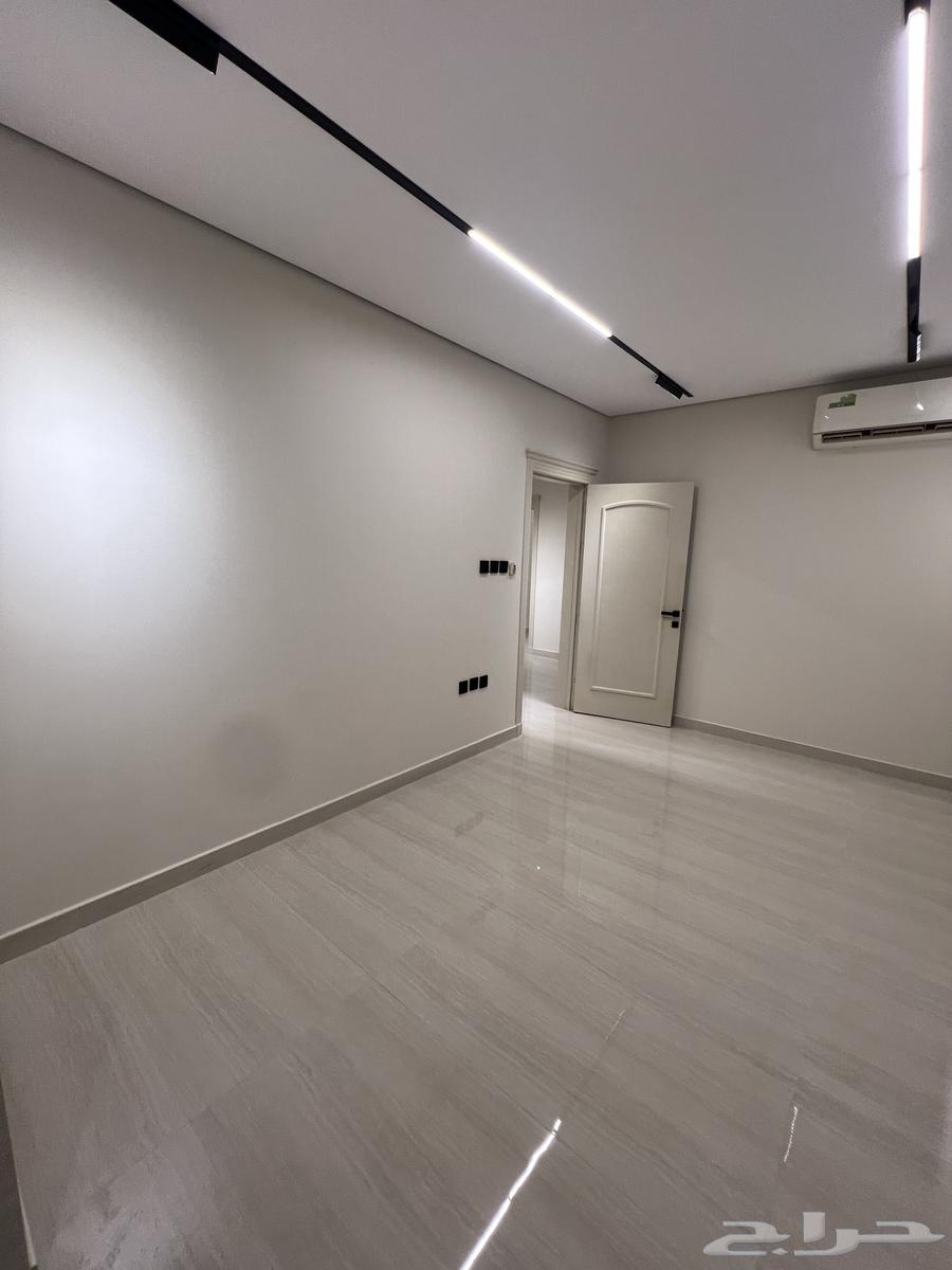 شقة 4 غرف في الملك عبدالله 7